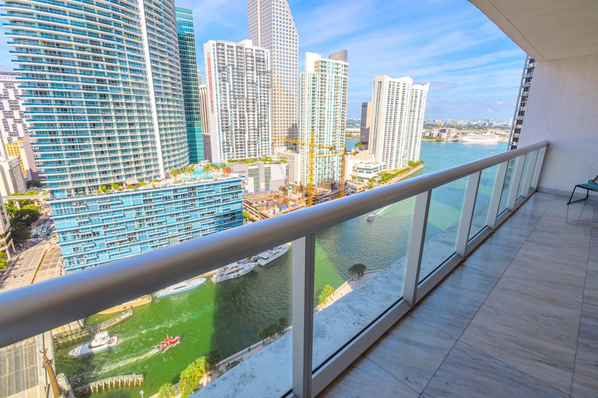 Icon Brickell Residences Apartahotel